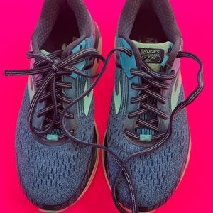 BROOKS Adrenaline GTS 18